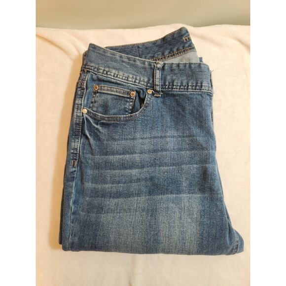 Maurices Curvy Bootcut Jeans Womens 18 Regular 38 X 32 Blue Whiskers Y2k - Picture 1 of 11